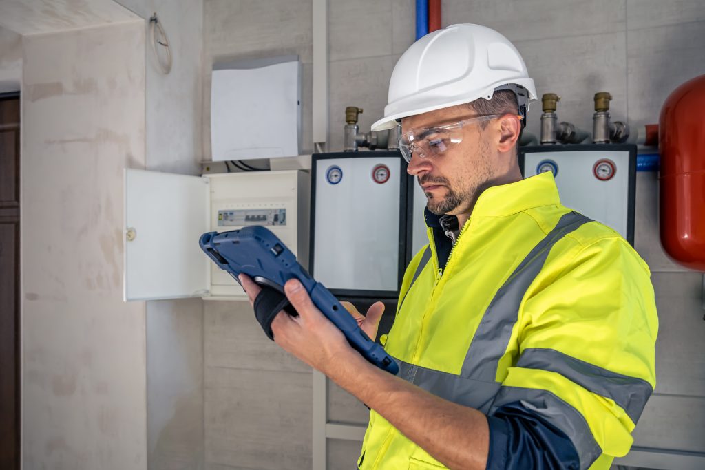 Electrical technician